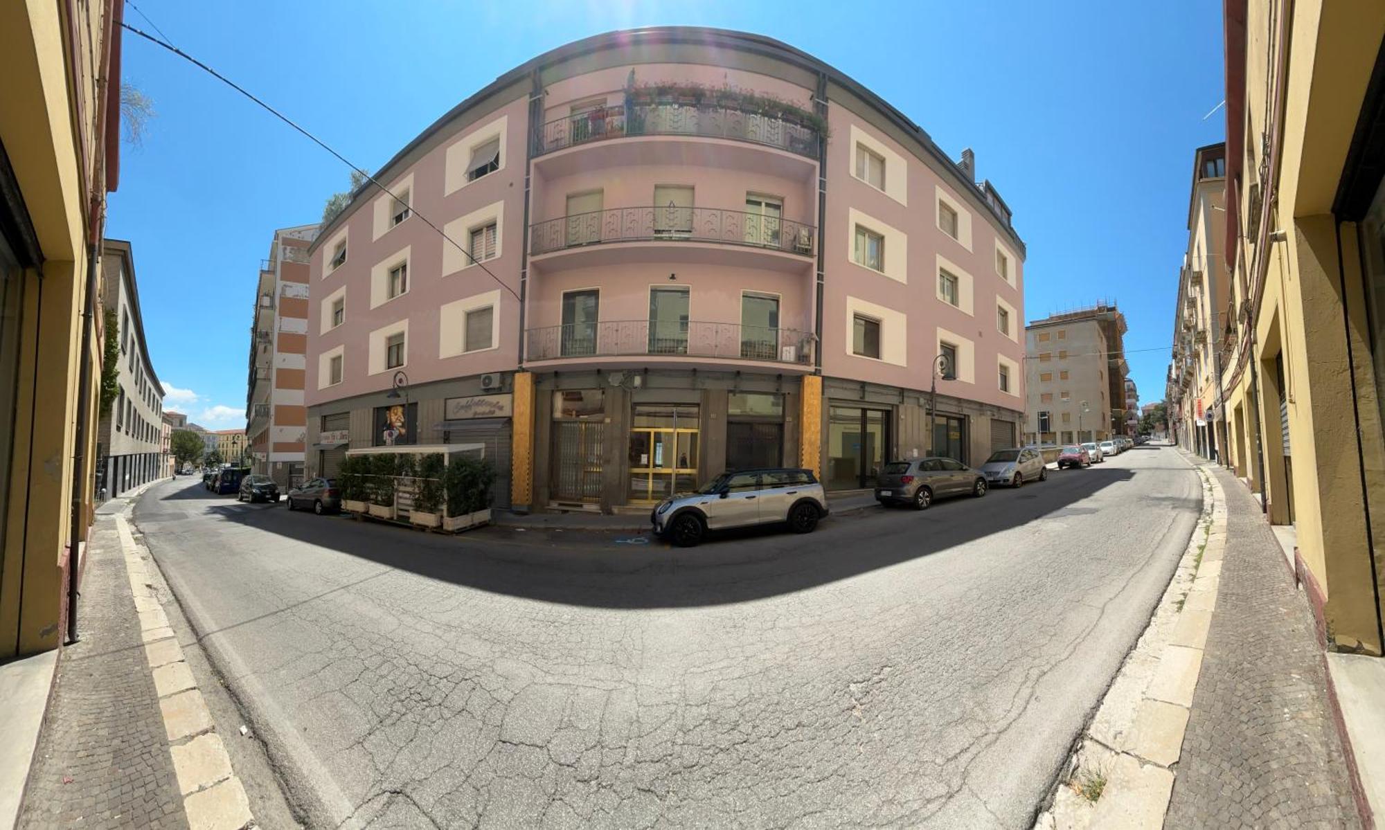 Essential Room & Parking In Centro Citta Con Parcheggio Privato E Wifi Potenza Kültér fotó